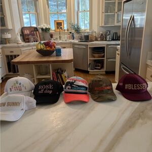 7 women’s trendy baseball caps